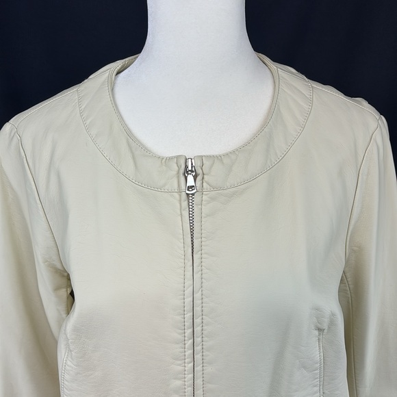 Uniqlo jacket - Picture 7 of 9